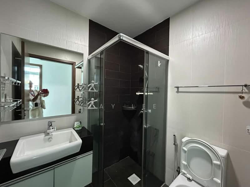 Parc Rosewood, 77 Rosewood Drive, 2 Bedrooms, 800 sqft, Condominium For Rent, by May Lee, 500090138 - Bathroom - PropertyGuru.com.sg