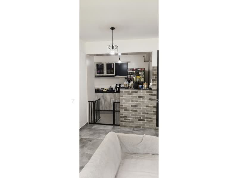 292C Bukit Batok East Avenue 6 HDB Flat For Sale at S$ 680,000 | PropertyGuru Singapore - Kitchen