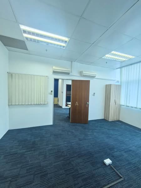 Unity Centre, 51 Bukit Batok Crescent, 1,561 sqft, Light Industrial (B1) For Sale, by Jesseca Ong, 500090149 - CommercialGuru.com.sg