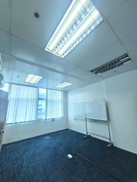 Unity Centre, 51 Bukit Batok Crescent, 1,561 sqft, Light Industrial (B1) For Sale, by Jesseca Ong, 500090149 - Interior - CommercialGuru.com.sg