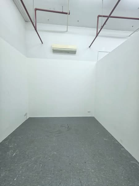 Unity Centre, 51 Bukit Batok Crescent, 1,561 sqft, Light Industrial (B1) For Sale, by Jesseca Ong, 500090149 - Interior - CommercialGuru.com.sg