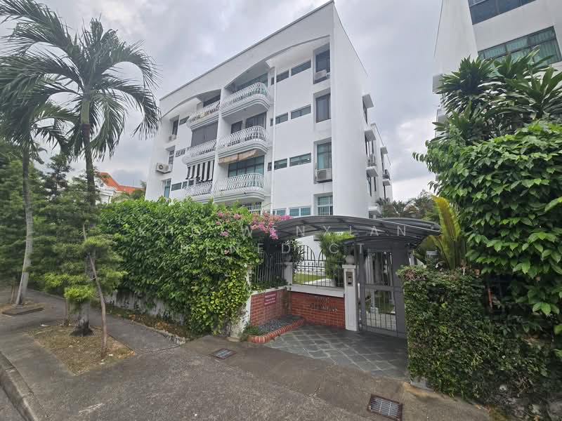 Sidegate to East Coast Road