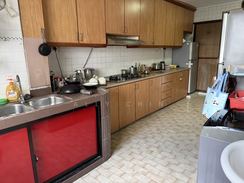 211 Bukit Batok Street 21, 211 Bukit Batok Street 21, 3 Bedrooms, 1,119 sqft, HDB Flat For Rent, by Ally Chin, 500090153 - Kitchen - PropertyGuru.com.sg