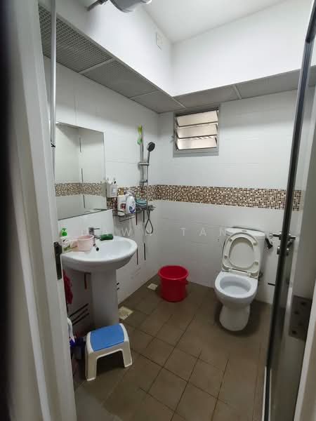 430C Fernvale Link, 430C Fernvale Link, Room Rental, 150 sqft, HDB Flat For Rent, by Dawn Tan, 500090155 - Bathroom - PropertyGuru.com.sg