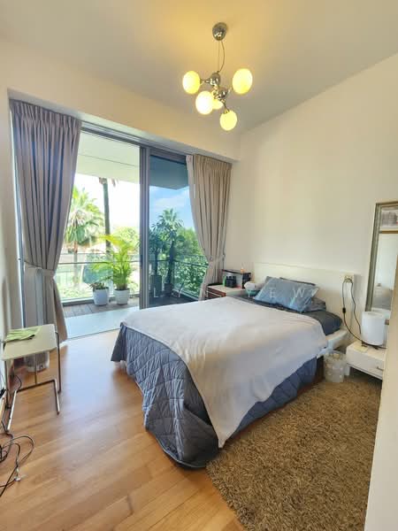 Seascape @ Sentosa Cove Apartment For Sale at S$ 3,999,999 | PropertyGuru Singapore - Junior Master Bedroom