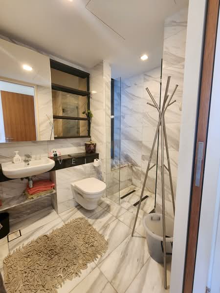 Seascape @ Sentosa Cove Apartment For Sale at S$ 3,999,999 | PropertyGuru Singapore - Junior Master Bathroom