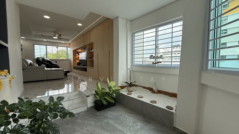 204 Bukit Batok Street 21 HDB Flat For Sale at S$ 688,000 | PropertyGuru Singapore - Living Room