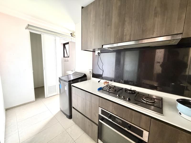 iNz Residence Condominium For Sale at S$ 1,688,888 | PropertyGuru Singapore - Kitchen