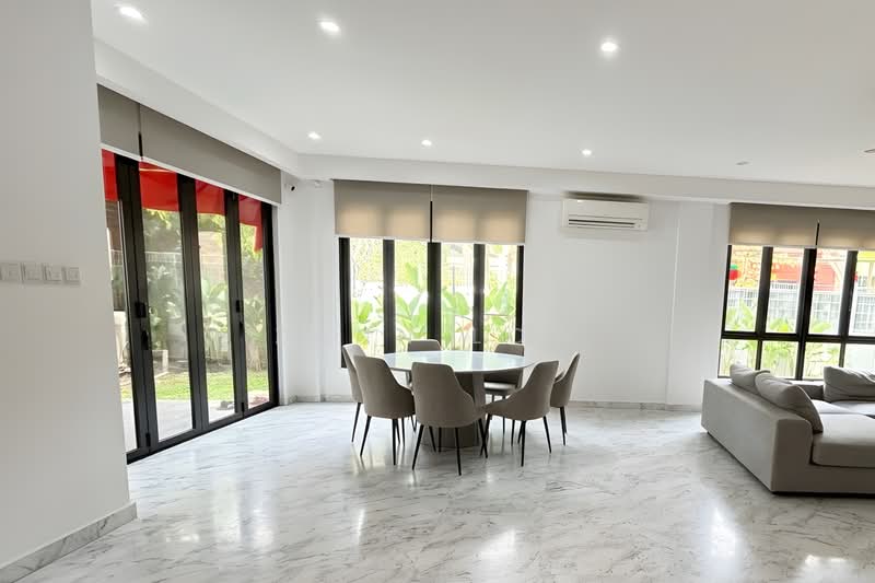 Hua Guan Avenue Semi-Detached House For Sale at S$ 10,980,000 | PropertyGuru Singapore - Living Room