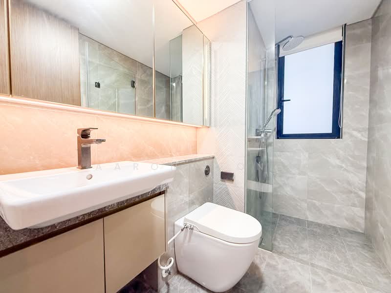 Parc Esta, 906 Sims Avenue, 4 Bedrooms, 1,119 sqft, Condominium For Rent, by Aaron Leong, 500090233 - Bathroom - PropertyGuru.com.sg