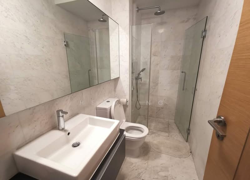 Estilo, 71 Wilkie Road, 1 Bedroom, 517 sqft, Condominium For Rent, by Henry Ng, 500090237 - Bathroom - PropertyGuru.com.sg
