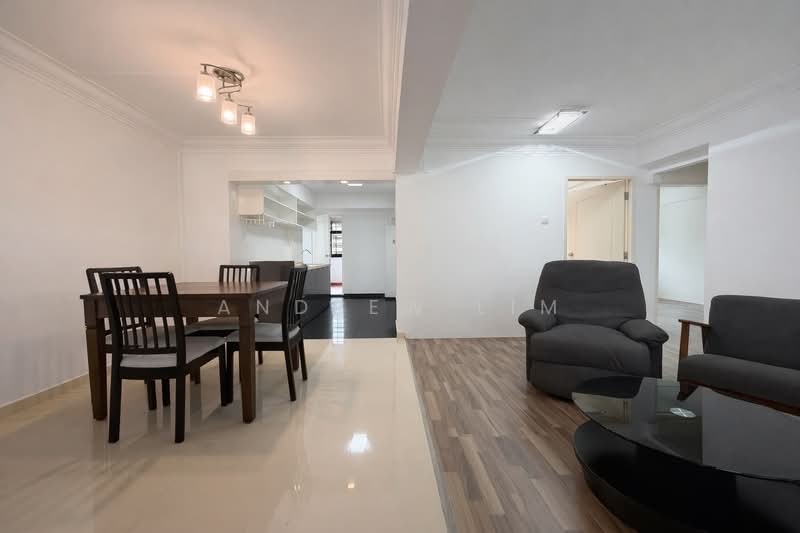 200 Toa Payoh North HDB Flat For Sale at S$ 530,000 | PropertyGuru Singapore - Dining Room