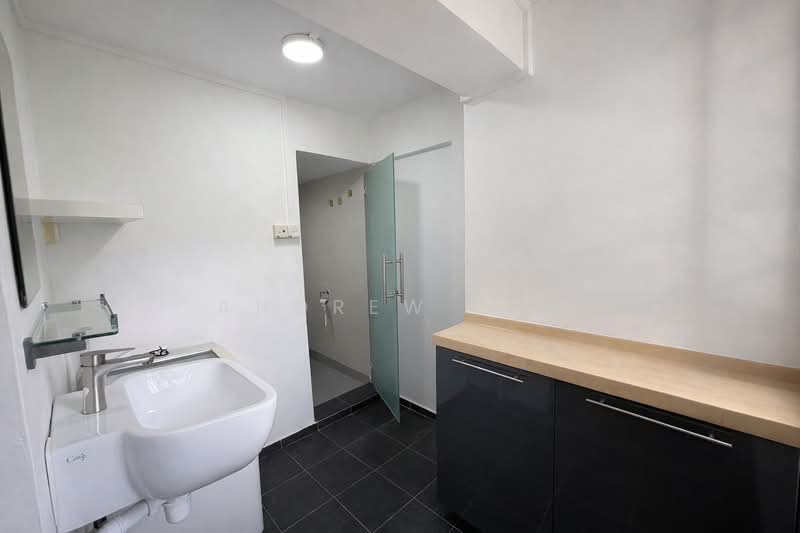 200 Toa Payoh North HDB Flat For Sale at S$ 530,000 | PropertyGuru Singapore - Bathroom