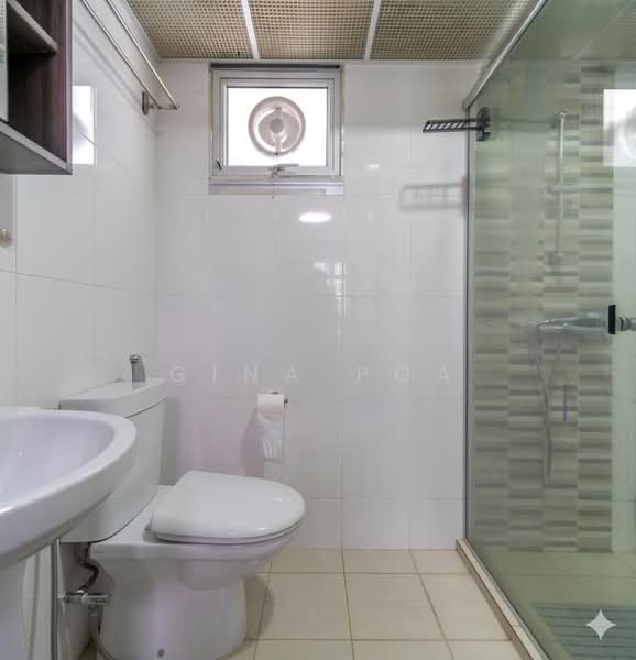 408C Northshore Drive HDB Flat For Sale at S$ 750,000 | PropertyGuru Singapore - Bathroom