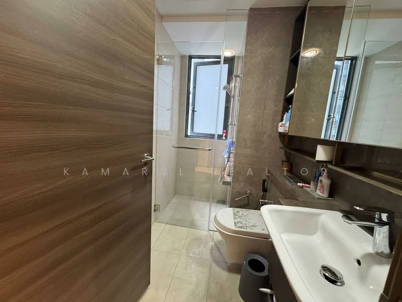 The Florence Residences Condominium For Sale at S$ 2,300,000 | PropertyGuru Singapore - Bathroom