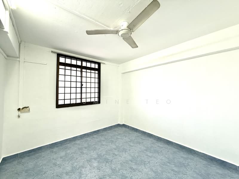 17 Marsiling Lane HDB Flat For Sale at S$ 390,000 | PropertyGuru Singapore - Bedroom