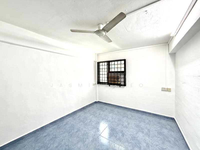 17 Marsiling Lane HDB Flat For Sale at S$ 390,000 | PropertyGuru Singapore - Bedroom
