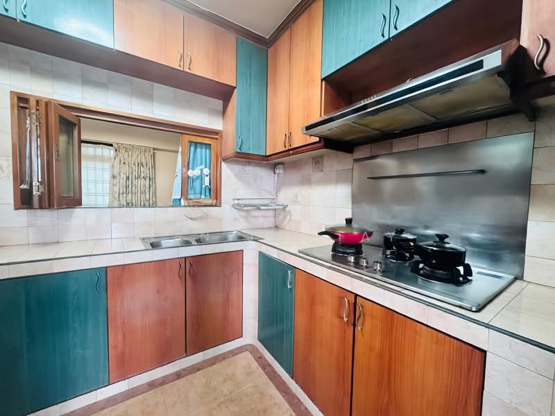 577 Hougang Avenue 4, 577 Hougang Avenue 4, 5 Bedrooms, 1,507 sqft, HDB Flat For Sale, by Wan Jie Tay, 500090264 - Kitchen - PropertyGuru.com.sg