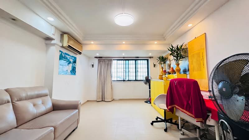 577 Hougang Avenue 4, 577 Hougang Avenue 4, 4 Bedrooms, 1,507 sqft, HDB Flat For Sale, by Wan Jie Tay, 500090264 - Living Room - PropertyGuru.com.sg