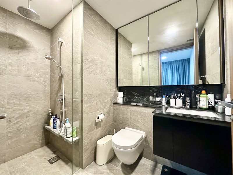 Daintree Residence Condominium For Sale at S$ 1,520,000 | PropertyGuru Singapore - Master Bath