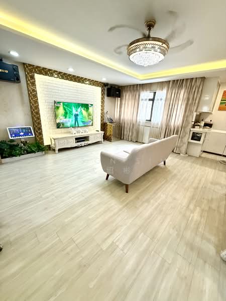 261B Sengkang East Way HDB Flat For Sale at S$ 799,000 | PropertyGuru Singapore - Living Room