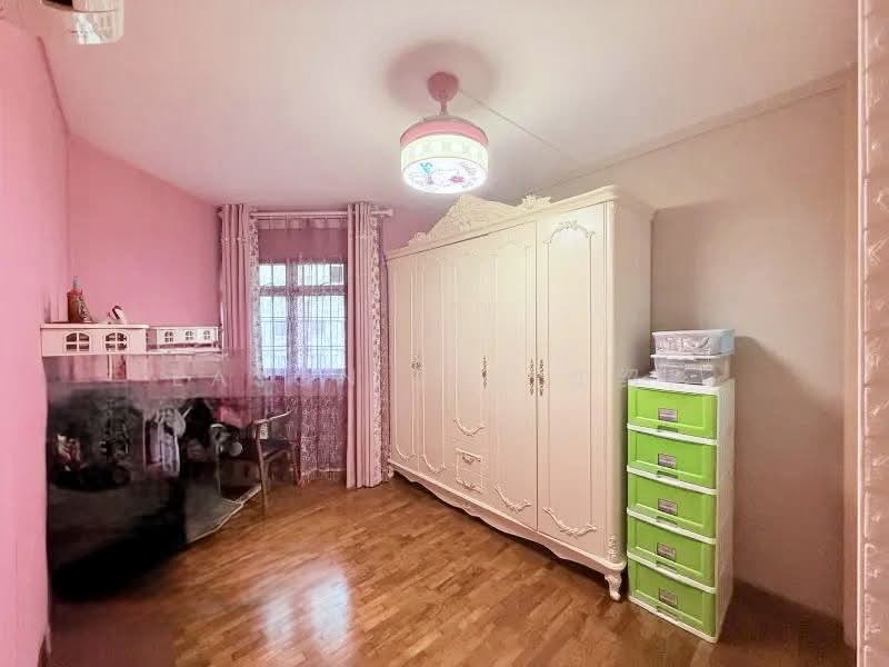 261B Sengkang East Way HDB Flat For Sale at S$ 799,000 | PropertyGuru Singapore - Common Bedroom 1