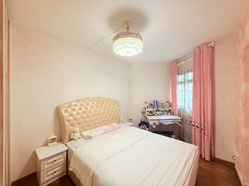 261B Sengkang East Way HDB Flat For Sale at S$ 799,000 | PropertyGuru Singapore - Common Bedroom 2