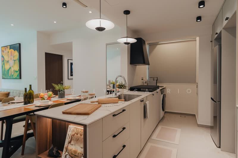 The Raintree Condominium For Sale at S$ 1,500,000 | PropertyGuru Singapore - Kitchen