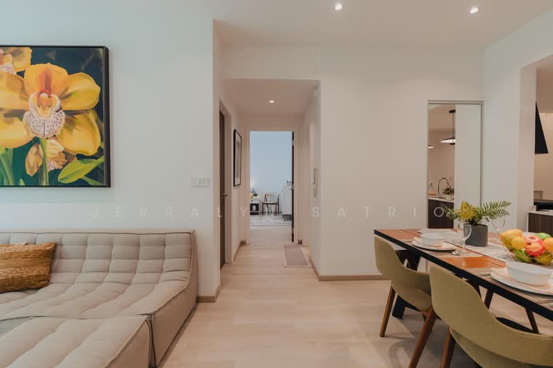 The Raintree Condominium For Sale at S$ 1,500,000 | PropertyGuru Singapore - Living Room