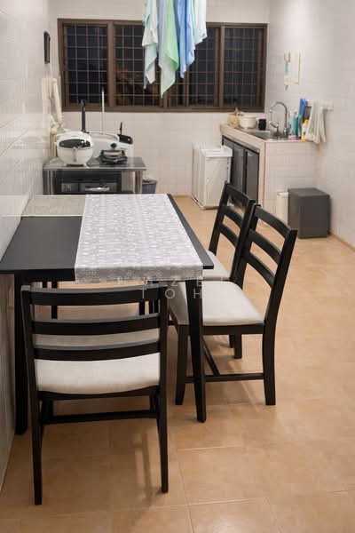 327 Hougang Avenue 5, 327 Hougang Avenue 5, 3 Bedrooms, 1,001 sqft, HDB Flat For Rent, by Hazel Toh, 500090280 - Kitchen - PropertyGuru.com.sg