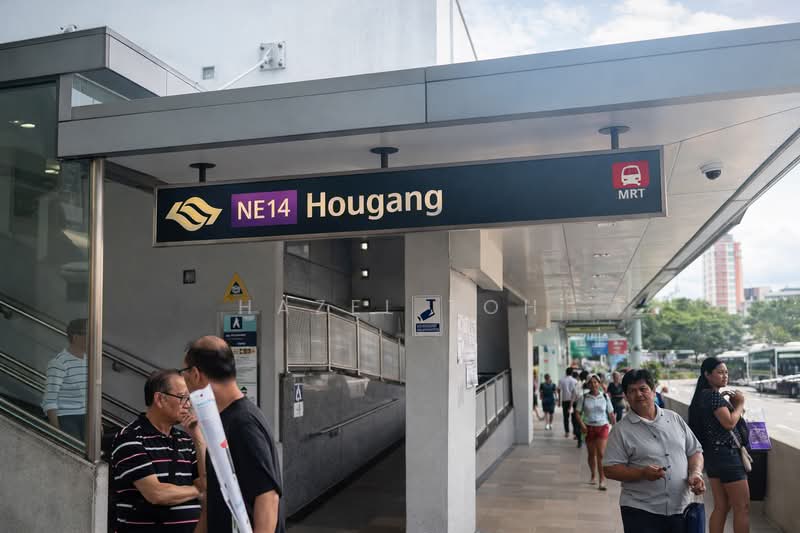 327 Hougang Avenue 5, 327 Hougang Avenue 5, 3 Bedrooms, 1,001 sqft, HDB Flat For Rent, by Hazel Toh, 500090280 - Exterior - PropertyGuru.com.sg