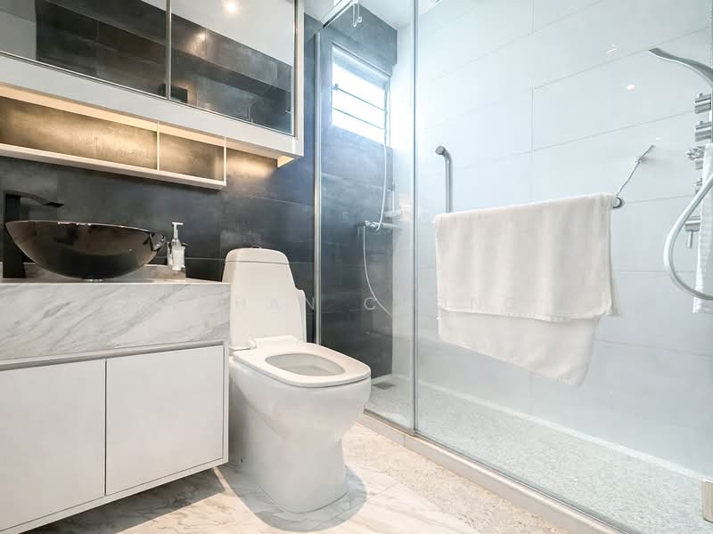 416 Clementi Avenue 1 HDB Flat For Sale at S$ 1,200,000 | PropertyGuru Singapore - Bathroom