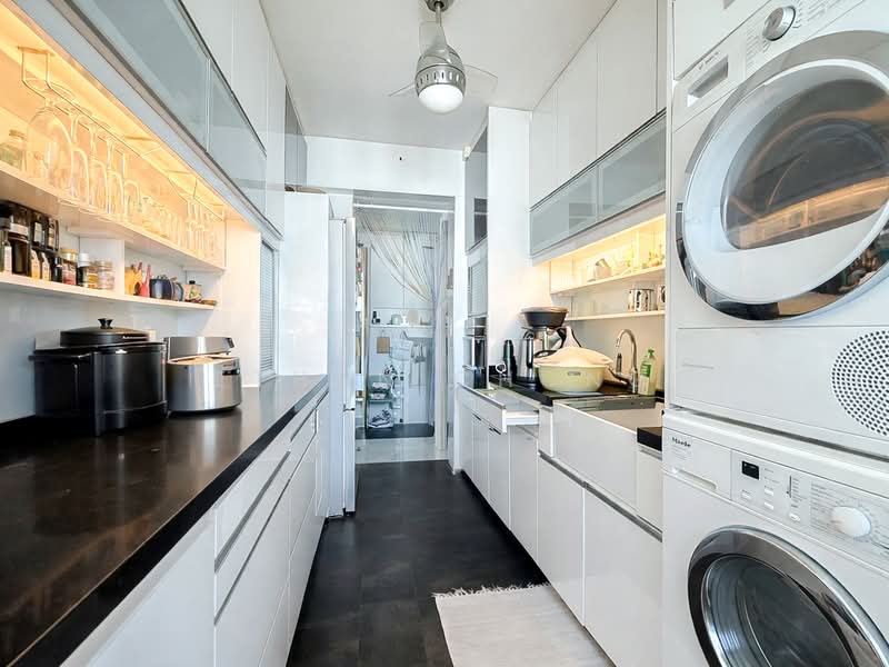 416 Clementi Avenue 1 HDB Flat For Sale at S$ 1,200,000 | PropertyGuru Singapore - Kitchen