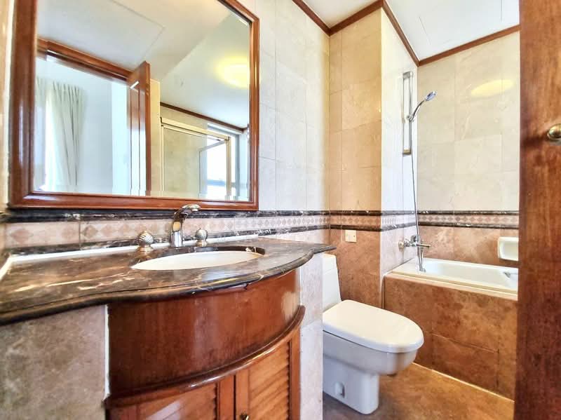 The Bayshore Condominium For Sale at S$ 2,400,000 | PropertyGuru Singapore - Bathroom