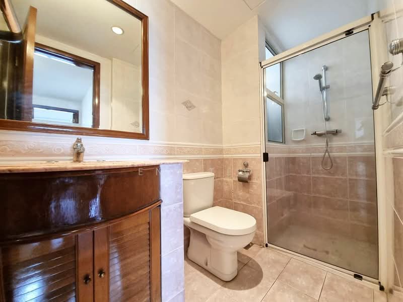 The Bayshore Condominium For Sale at S$ 2,400,000 | PropertyGuru Singapore - Bathroom