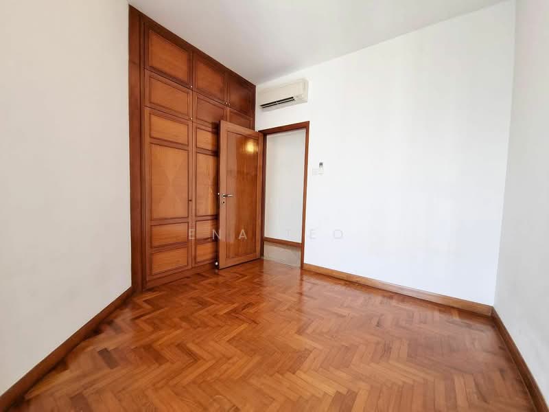 The Bayshore Condominium For Sale at S$ 2,400,000 | PropertyGuru Singapore - Bedroom