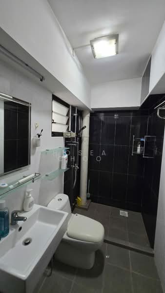654A Jurong West Street 61, 654A Jurong West Street 61, Room Rental, 100 sqft, HDB Flat For Rent, by Hosea Choo, 500090304 - Bathroom - PropertyGuru.com.sg