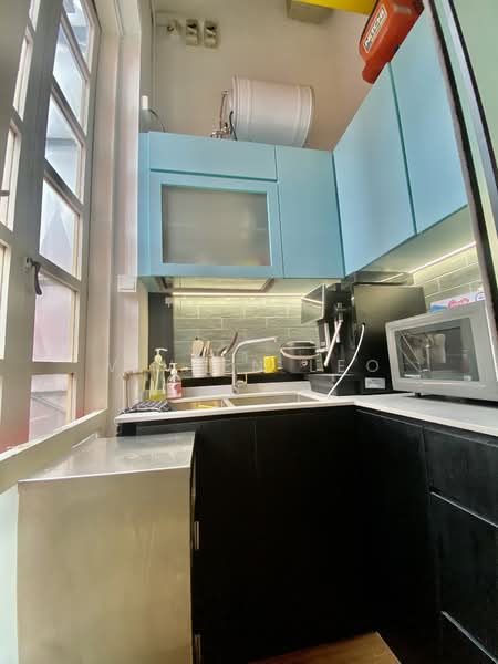 NAIL SPA MEDICURE PEDICURE AND BEAUTY SALON FOR TAKEOVER AT BOAT QUAY, Boat Quay, 1,000 sqft, Shop / Shophouse For Rent, by Viveen Leo, 500090305 - Kitchen - CommercialGuru.com.sg