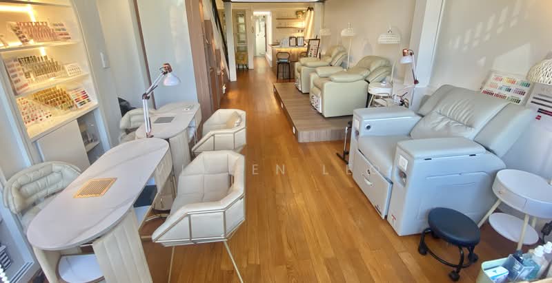 NAIL SPA MEDICURE PEDICURE AND BEAUTY SALON FOR TAKEOVER AT BOAT QUAY, Boat Quay, 1,000 sqft, Shop / Shophouse For Rent, by Viveen Leo, 500090305 - Interior - CommercialGuru.com.sg