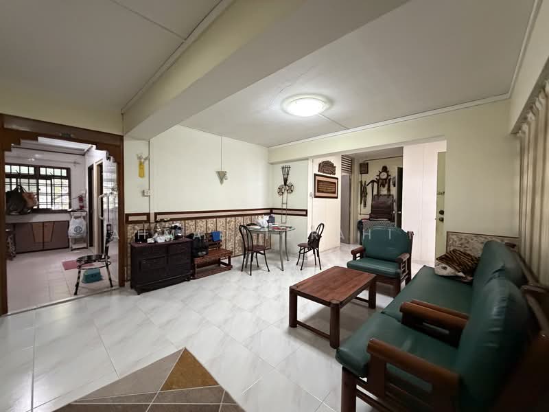 354 Kang Ching Road HDB Flat For Sale at S$ 560,000 | PropertyGuru Singapore - Living Room