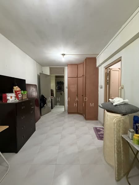 354 Kang Ching Road HDB Flat For Sale at S$ 560,000 | PropertyGuru Singapore - Interior