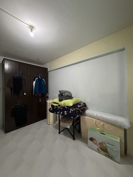 354 Kang Ching Road HDB Flat For Sale at S$ 560,000 | PropertyGuru Singapore - Bedroom
