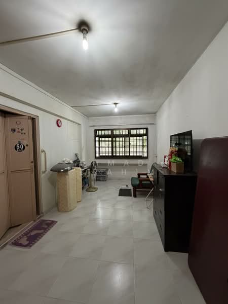 354 Kang Ching Road HDB Flat For Sale at S$ 560,000 | PropertyGuru Singapore - Living Room