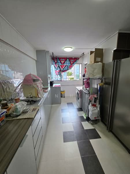 267 Yishun Street 22 HDB Flat For Sale at S$ 410,000 | PropertyGuru Singapore - Kitchen