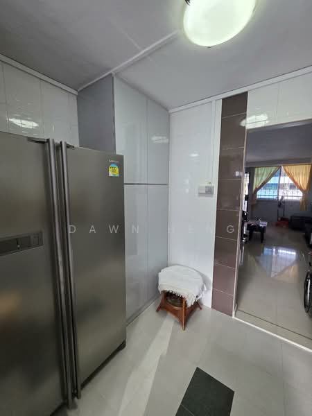 267 Yishun Street 22 HDB Flat For Sale at S$ 410,000 | PropertyGuru Singapore - Kitchen
