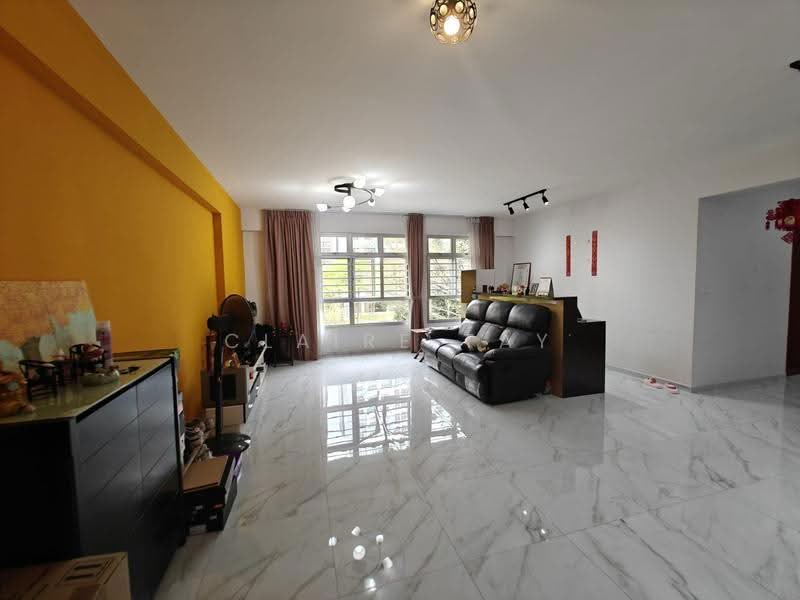 121B Canberra Street, 121B Canberra Street, Sembawang / Yishun, 3 Bedrooms, 1,216 sqft, HDB Flat For Sale, by Claire Tay, 500090310 - Living Room - PropertyGuru.com.sg