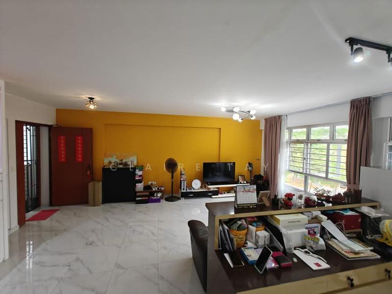 121B Canberra Street, 121B Canberra Street, Sembawang / Yishun, 3 Bedrooms, 1,216 sqft, HDB Flat For Sale, by Claire Tay, 500090310 - Living Room - PropertyGuru.com.sg