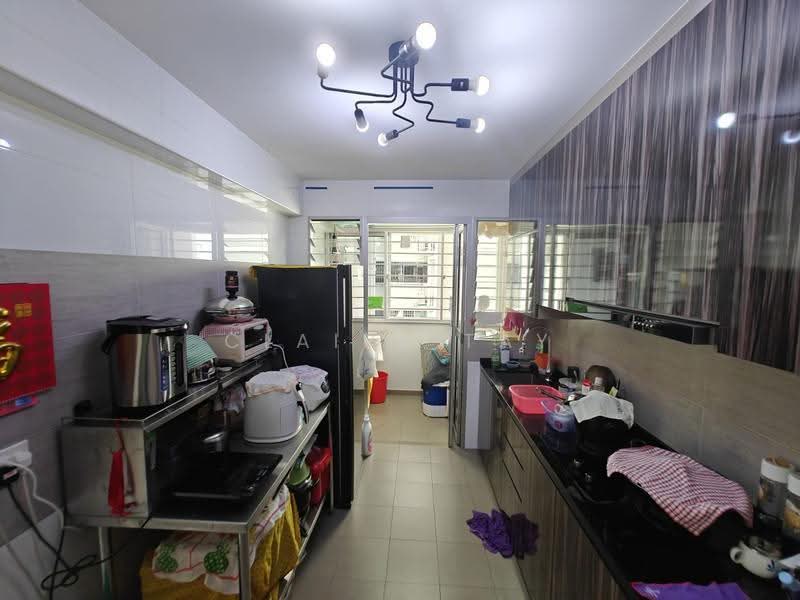 121B Canberra Street, 121B Canberra Street, Sembawang / Yishun, 3 Bedrooms, 1,216 sqft, HDB Flat For Sale, by Claire Tay, 500090310 - Kitchen - PropertyGuru.com.sg