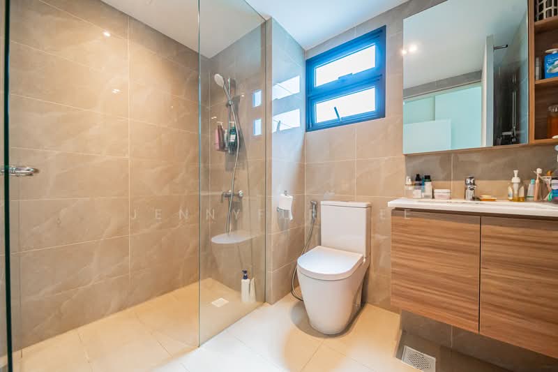 Treasure at Tampines Condominium For Sale at S$ 2,450,000 | PropertyGuru Singapore - Master Bathroom