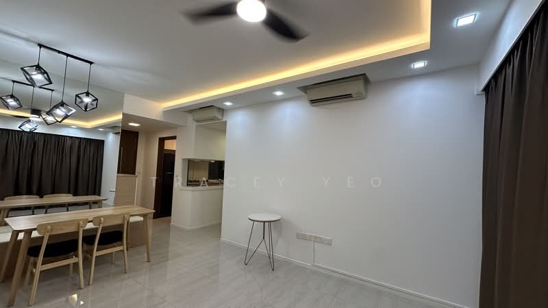 Parc Centros Condominium For Sale at S$ 2,000,000 | PropertyGuru Singapore - Living Room